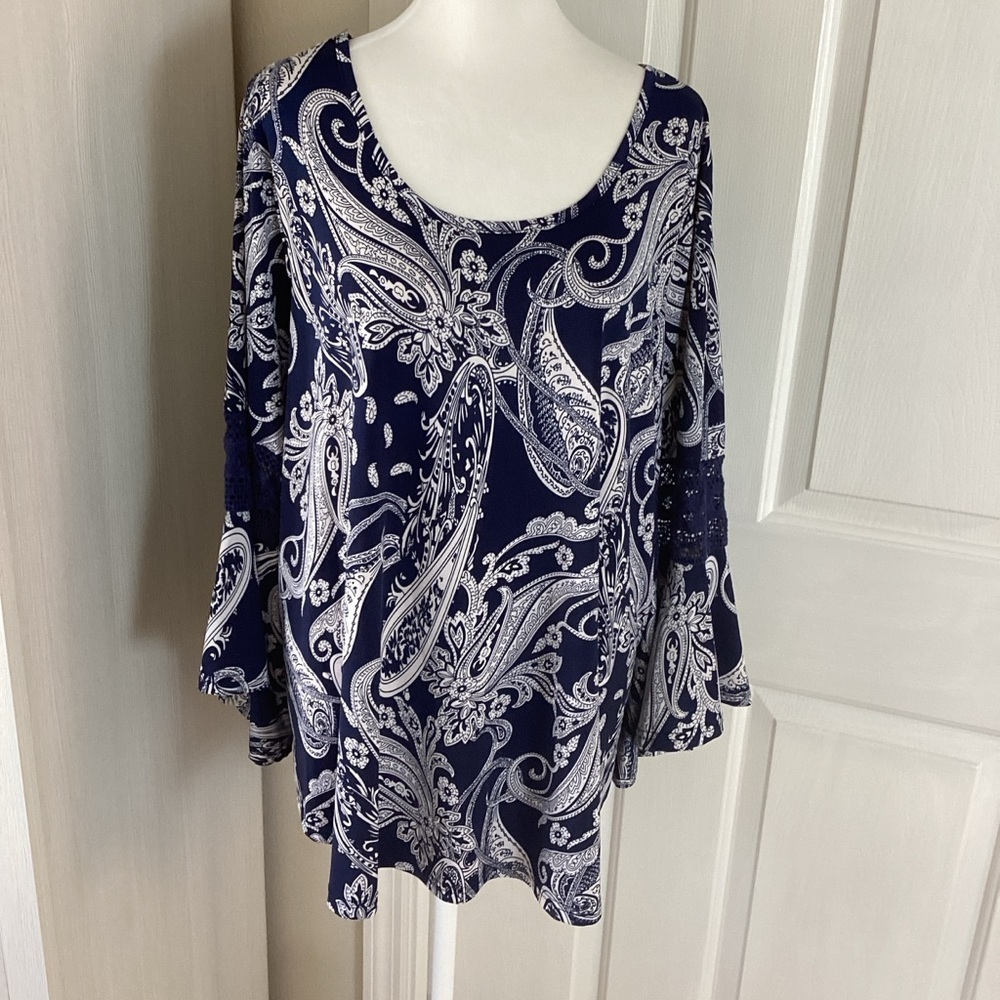 Fringe Benefits Paisley Blue and white Blouse Bell Sleeve 2x